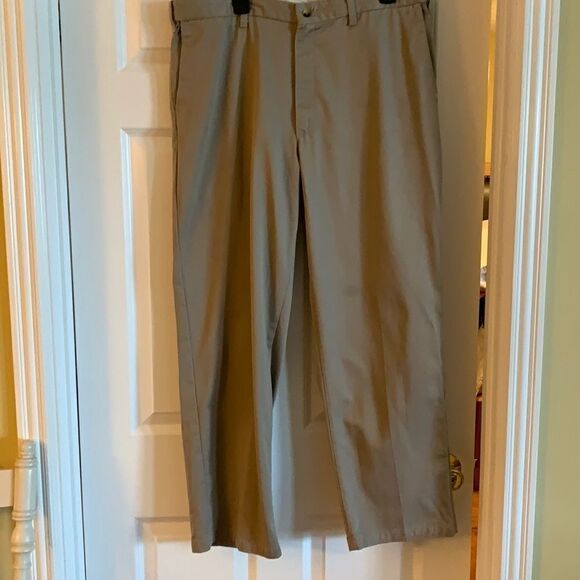 38 x 30 wrangler khaki pants - Picture 1 of 6